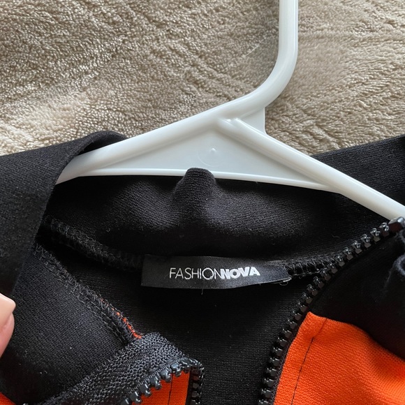 2 piece  crop jacket and biker shorts - Picture 3 of 3